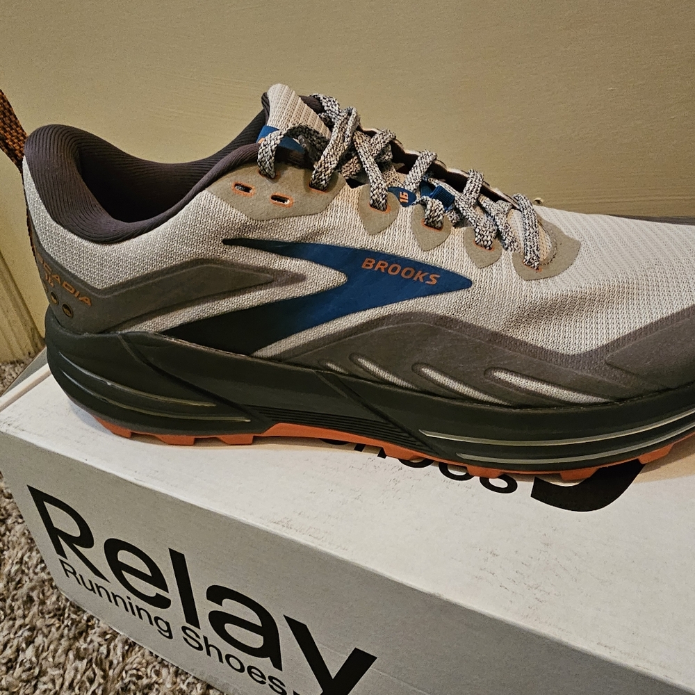 Brooks Men's Cascadia Running Shoe